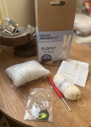 Flopsy Tavşan Amigurumi Örgü Kiti - Görsel 3
