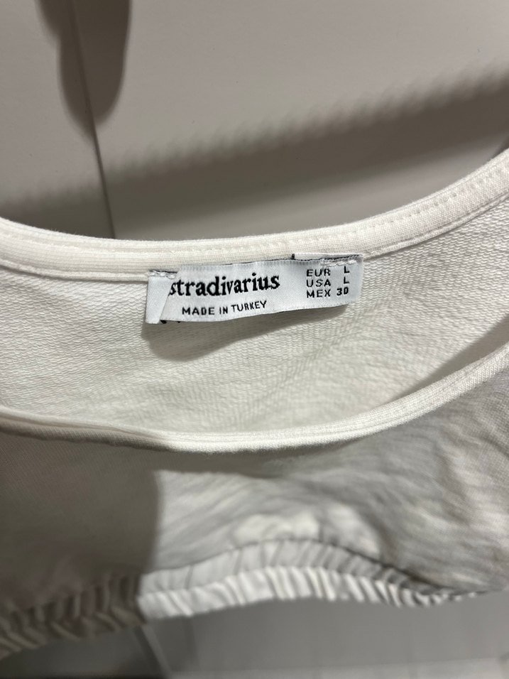 Stradivarius Kadın Beyaz Keten Kolsuz Crop Top - Görsel 2
