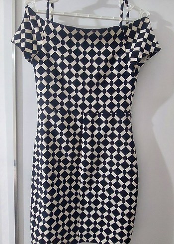 siyah ve beyaz renklerden oluşan elbise #elbise - Görsel 2