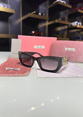 Miu Miu Siyah Tokalı Kadın Güneş Gözlüğü - Görsel 2