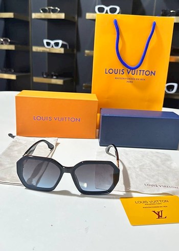 Louis Vuitton Siyah Gri Minimalist Kadın Güneş Gözlüğü - Görsel 2