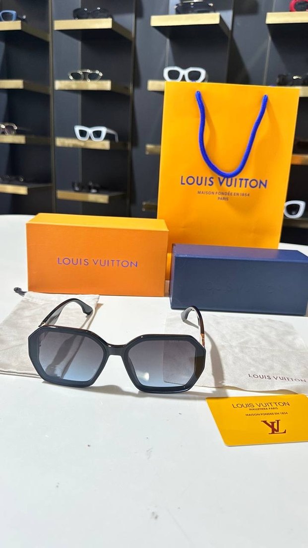 Louis Vuitton Siyah Gri Minimalist Kadın Güneş Gözlüğü - Görsel 2