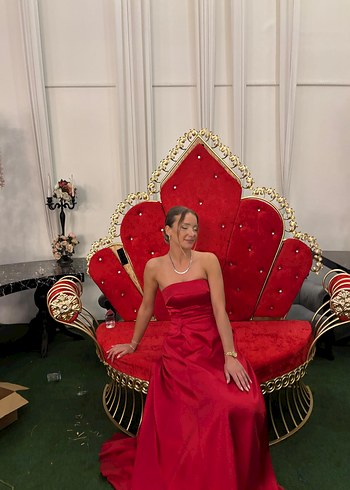 Kırmızı Saten Uzun Straplez Kadın Abiye - Görsel 2