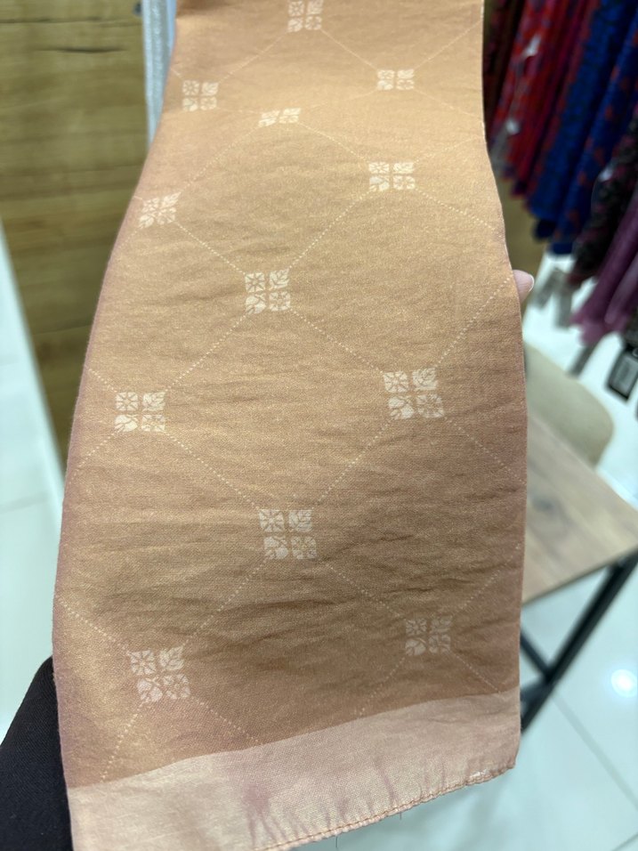 Gri Desenli Kadın Şal - Görsel 4