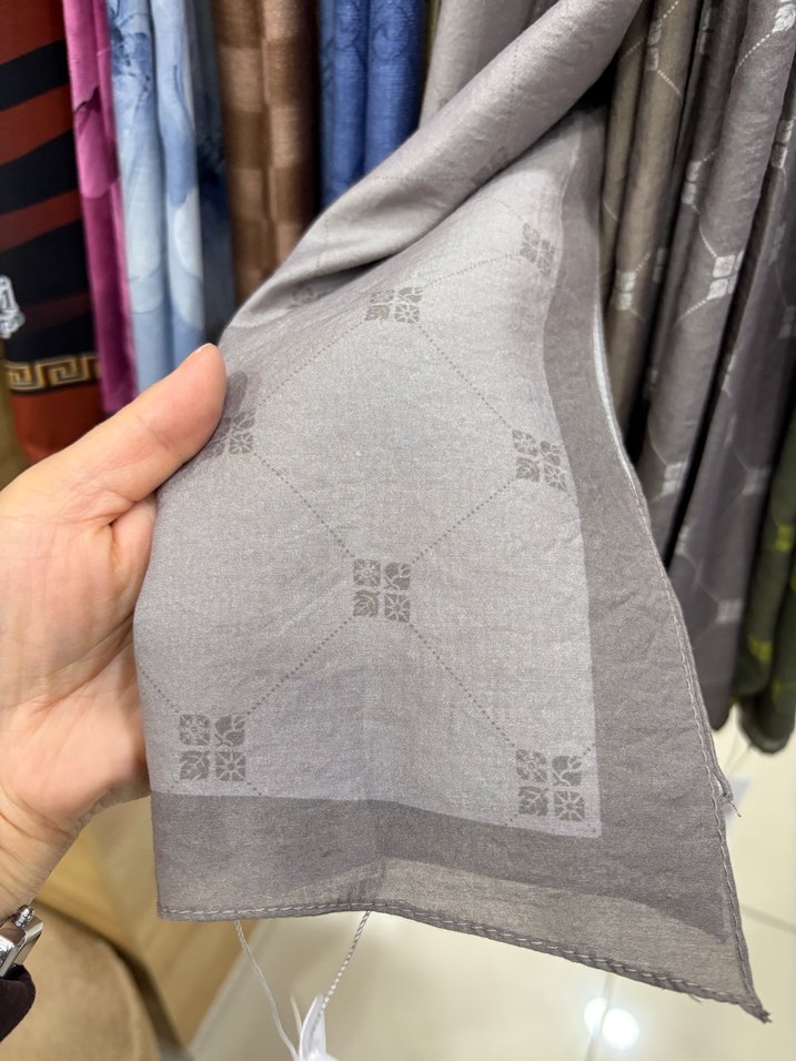 Gri Desenli Kadın Şal - Görsel 2