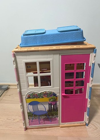 Pastel Pembe Çocuk Oyun Evi