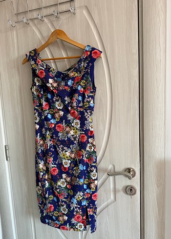 Çiçek Desenli V Yaka Midi Elbise - Görsel 2