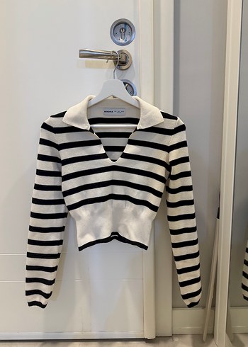 V Yaka Çizgili Pamuklu Triko Kazak - Görsel 2