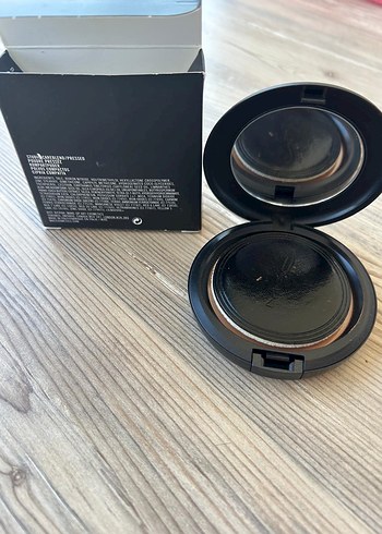 MAC Studio sıkıştırılmış bej pudra - Görsel 3