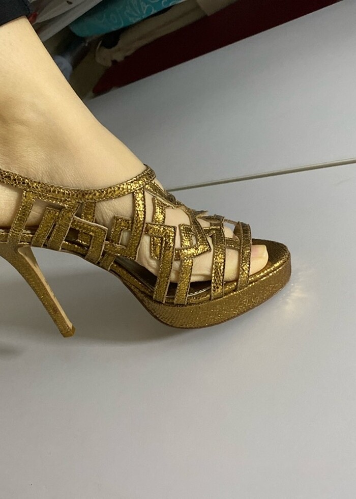 Bronz topuklu ayakkabı - Görsel 5