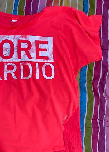 Renkli Baskılı Kısa Kollu Spor Tişört - Görsel 5