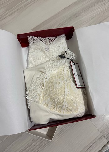 Beyaz Dantelli Straplez Mini Bustiyer - Görsel 3