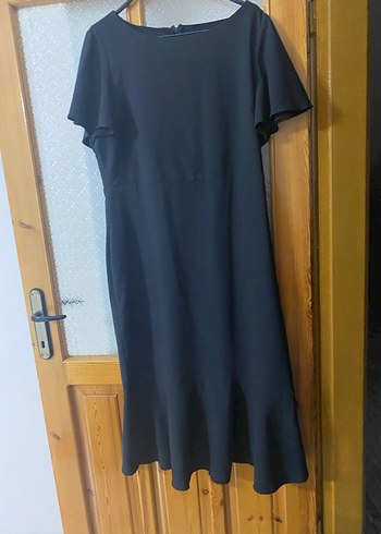 Siyah Midi Kısa Kollu Drapeli Elbise