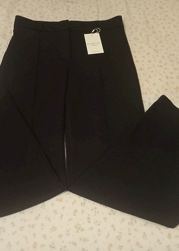 Kadın Siyah Midi Kumaş Pantolon - Görsel 2