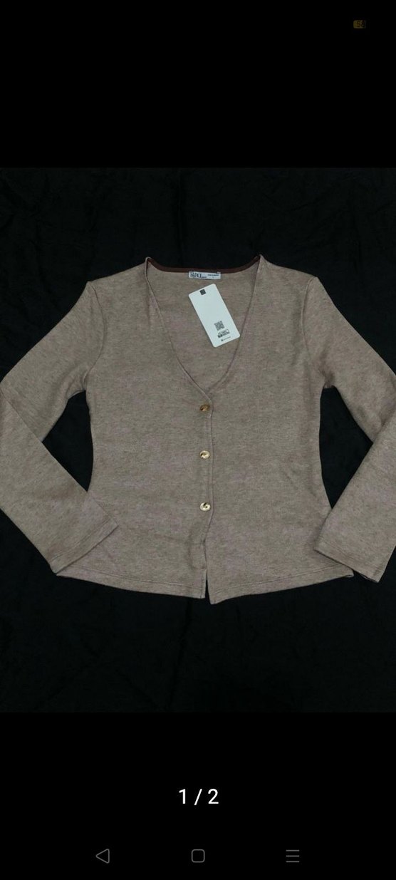 Bej Düğmeli V Yakalı Kadın Hırka - Görsel 2