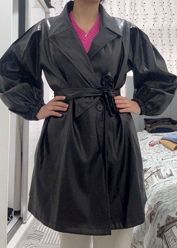 Siyah Deri Kemerli Kadın Kaban - Görsel 2