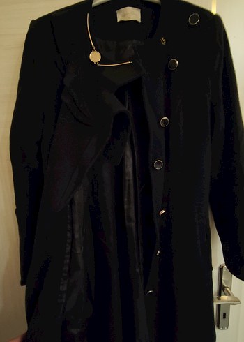 Düğmeli Siyah Uzun Kaban - Görsel 3