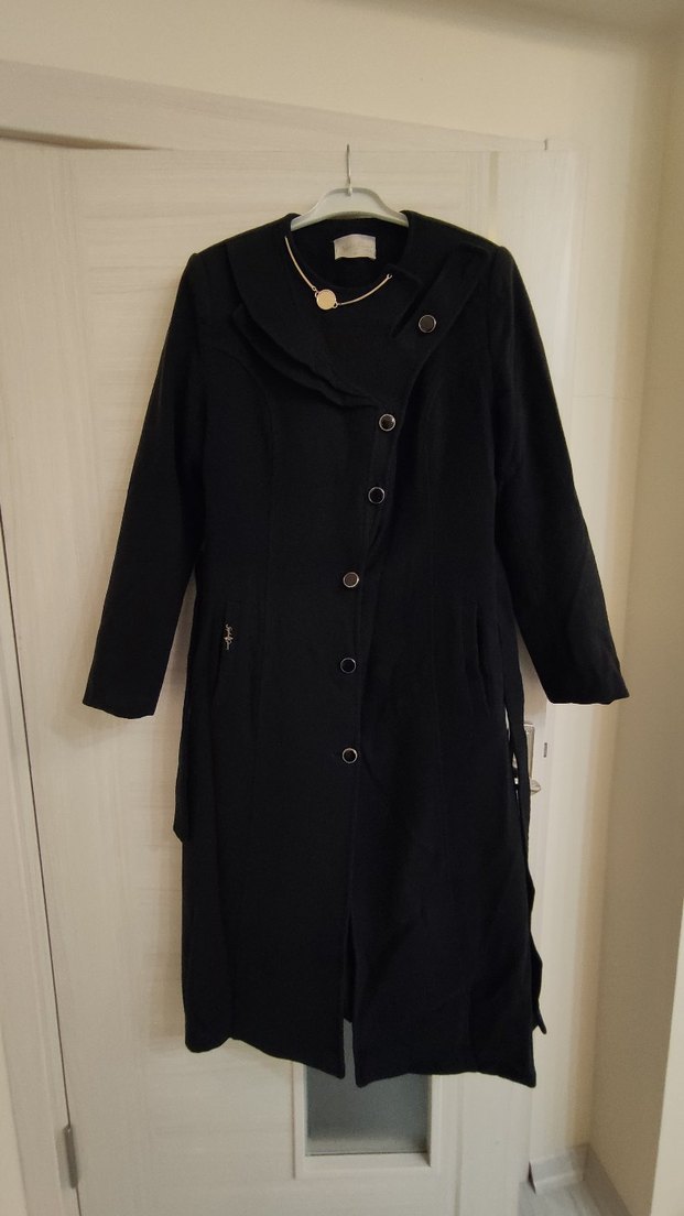 Düğmeli Siyah Uzun Kaban - Görsel 5