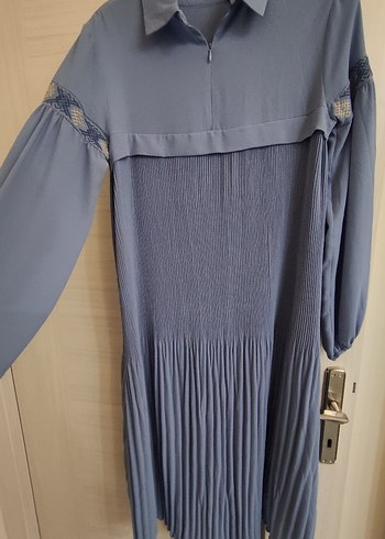 Nakışlı Piliseli Uzun Kollu Mavi Elbise - Görsel 3