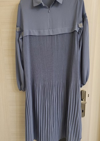 Nakışlı Piliseli Uzun Kollu Mavi Elbise - Görsel 4