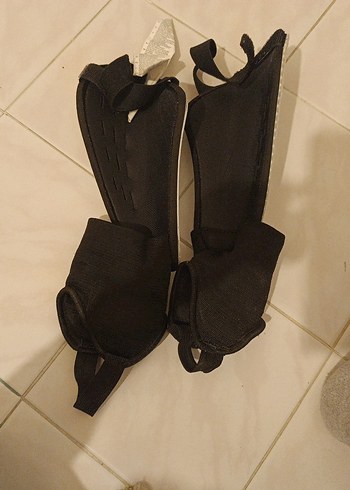 Beyaz Adidas futbol dizliğidir beden m. orjinaldir - Görsel 4