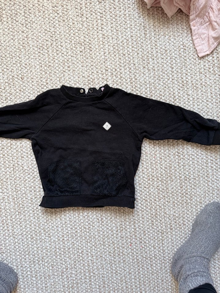 Siyah Peluş Detaylı Sweatshirt - Görsel 2