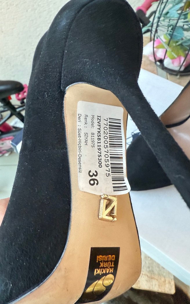 Siyah Süet Tokalı Stiletto Topuklu Ayakkabı - Görsel 3