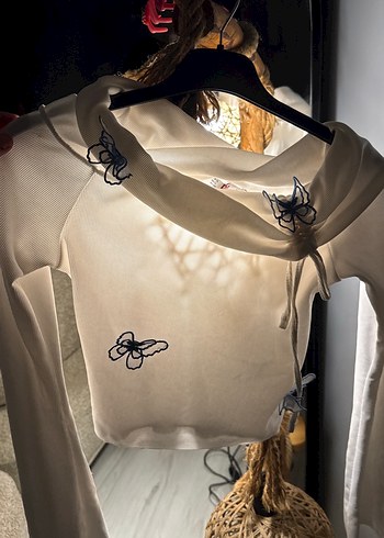 Nakışlı Örgü Beyaz Kelebek stili sunar - Görsel 2