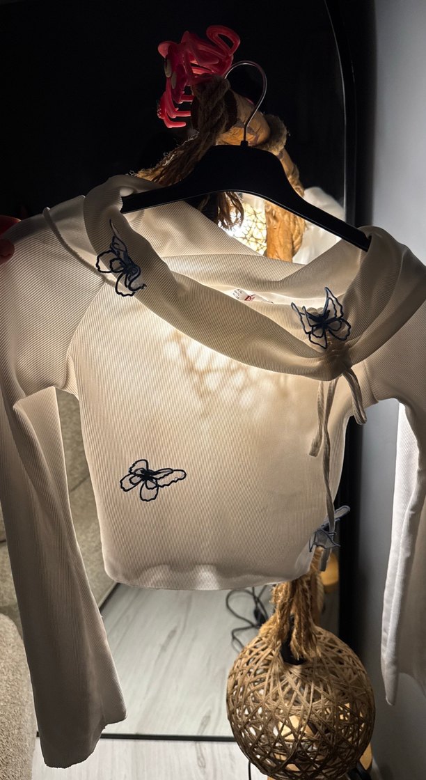 Nakışlı Örgü Beyaz Kelebek stili sunar - Görsel 2