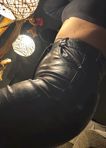 Kadın Siyah Deri Biker pantolon - Görsel 2