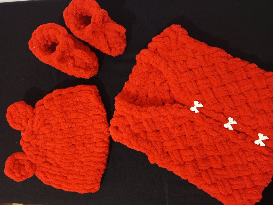 Kırmızı Örgü Bebek Kız Takımı - Görsel 4