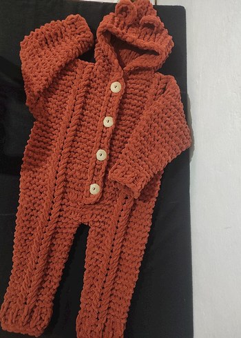 Kahverengi Kapüşonlu Örgü bebek tulum - Görsel 2