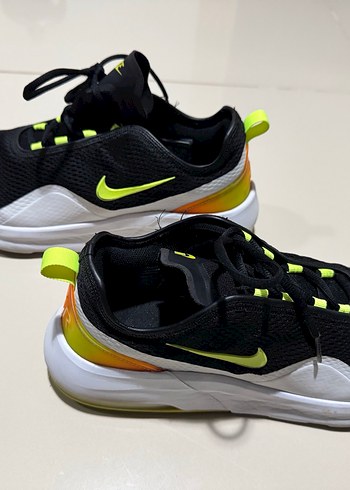 Nike Erkek Siyah Sarı Spor Ayakkabı - Görsel 3