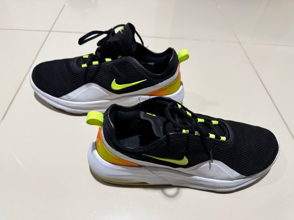 Nike Erkek Siyah Sarı Spor Ayakkabı - Görsel 3