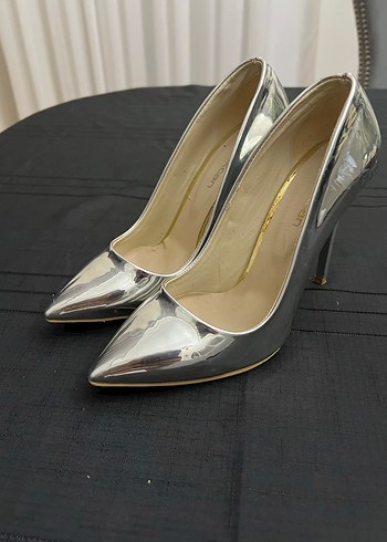 Kadın Gri Parlak Stiletto Topuklu Ayakkabı - Görsel 3