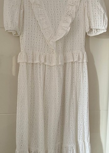 Beyaz Nakışlı Fırfırlı Pamuk Elbise - Görsel 4