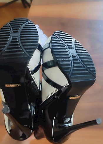 Zebra Desenli Beyaz Siyah platform Bot - Görsel 2