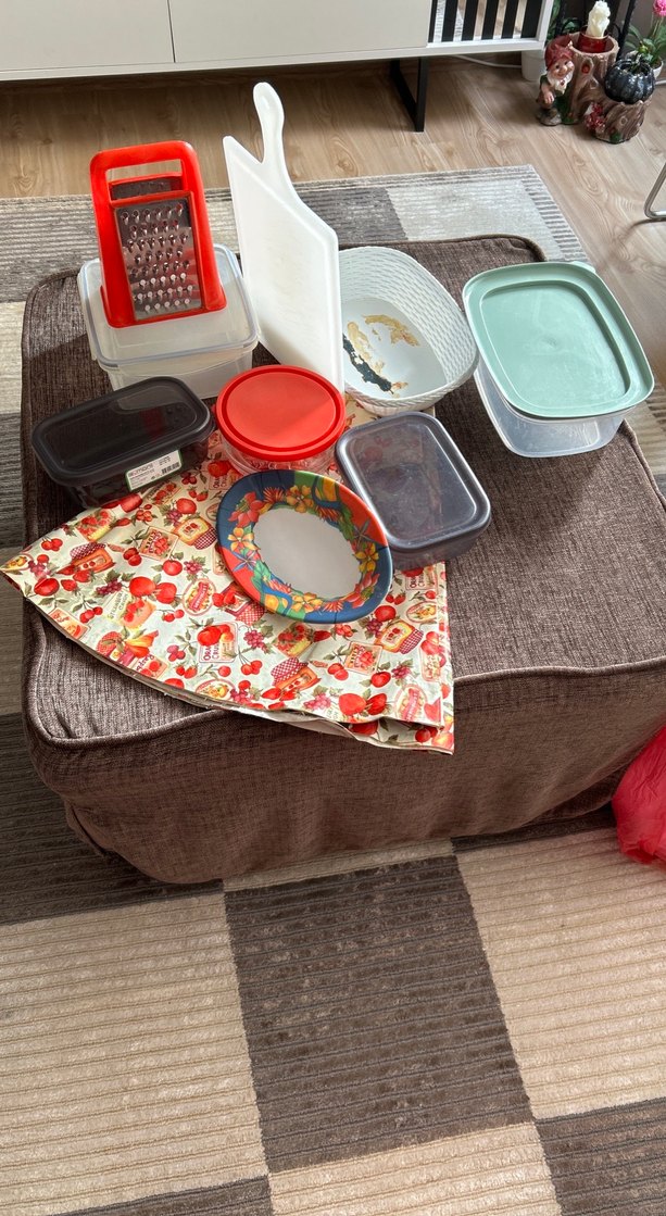 Kırmızı ve Gri Mutfak Gereçleri Seti - Görsel 4