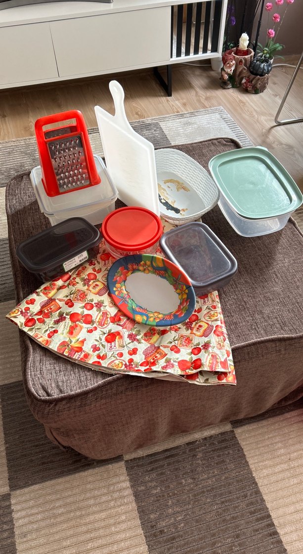 Kırmızı ve Gri Mutfak Gereçleri Seti - Görsel 3