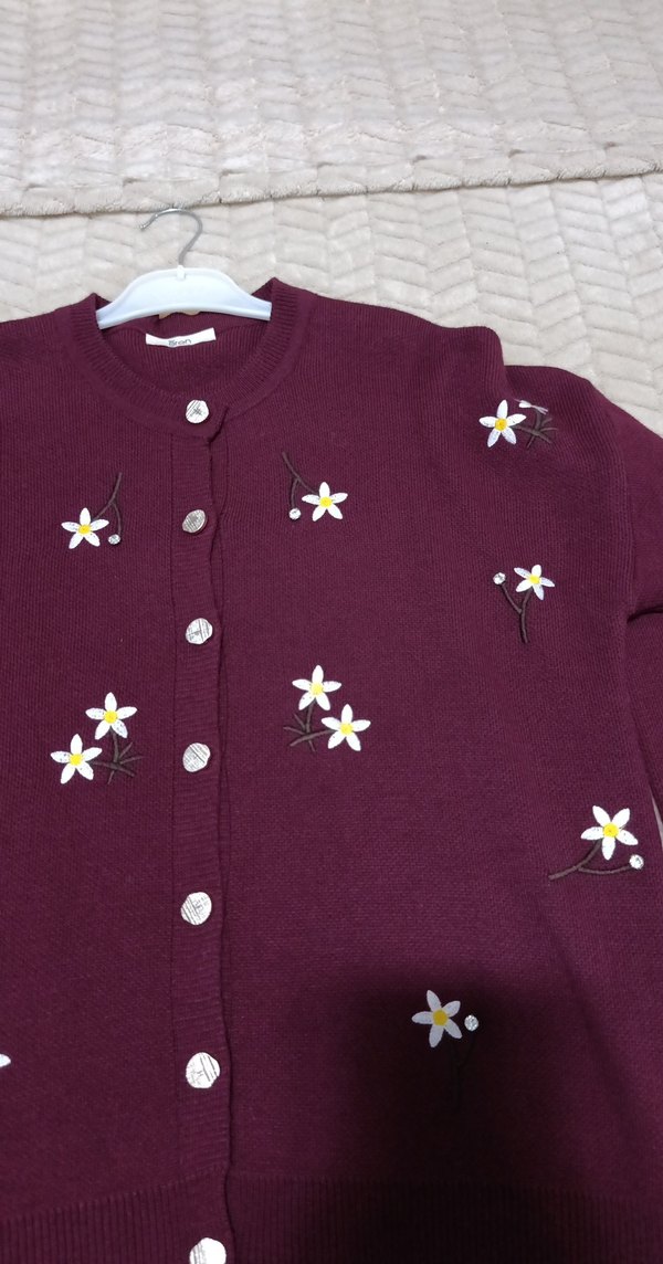 Bordo Nakışlı Düğmeli Kız Hırka - Görsel 3