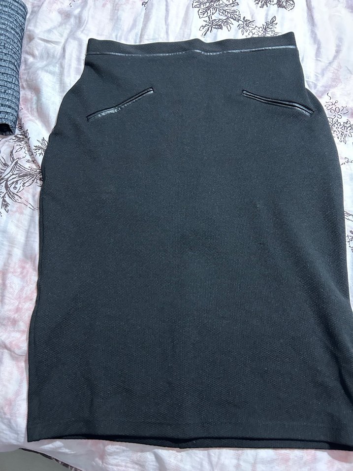 Siyah Fermuarlı Dar Kesim Midi Etek - Görsel 2