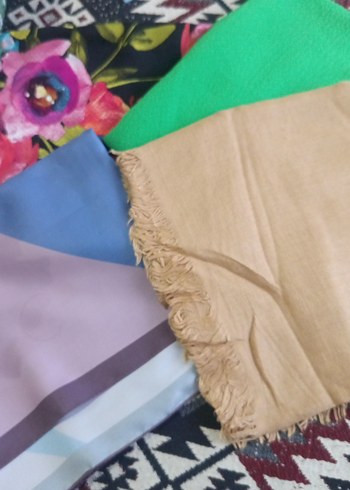 Renkli Çiçek Desenli Fırfırlı Bohem Kadın EŞARP  - Görsel 5