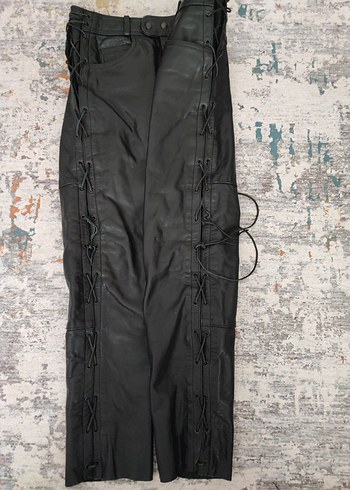 Tokalı Siyah Deri Kadın Şort - Görsel 6