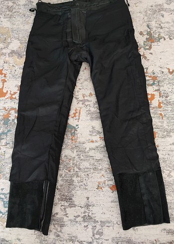 Tokalı Siyah Deri Kadın Şort - Görsel 8