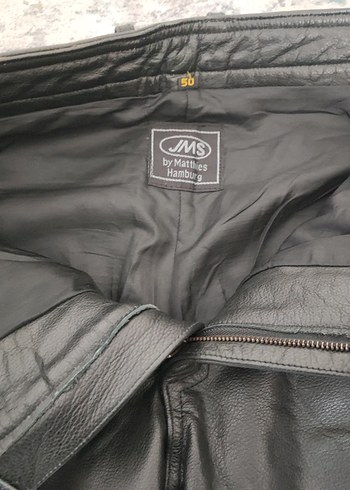 Tokalı Siyah Deri Kadın Şort - Görsel 3