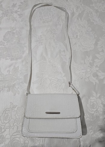 Beyaz Deri Krokodil Desenli Tokalı Çanta - Görsel 2