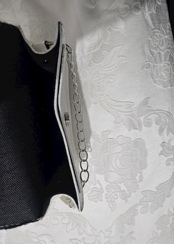 Beyaz Deri Krokodil Desenli Tokalı Çanta - Görsel 4