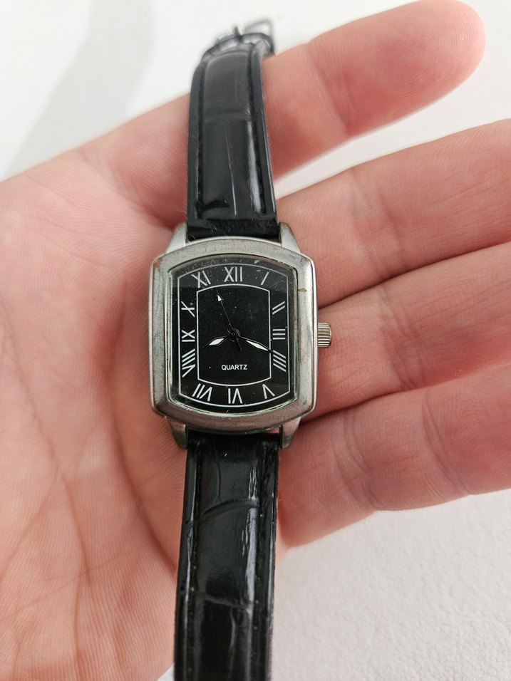 Klasik Siyah Kadın Kol Saati - Görsel 3