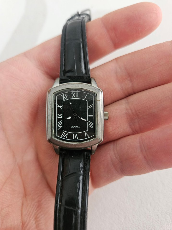 Klasik Siyah Kadın Kol Saati - Görsel 2