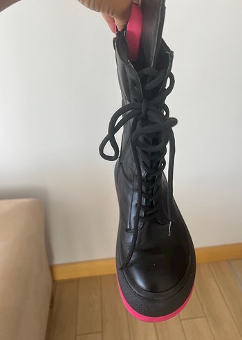 Siyah Bağcıklı Stiletto Topuklu Kadın Bot